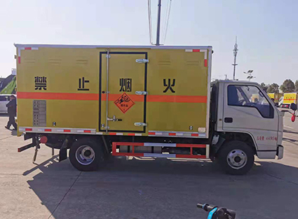 柞水爆破器材运输车